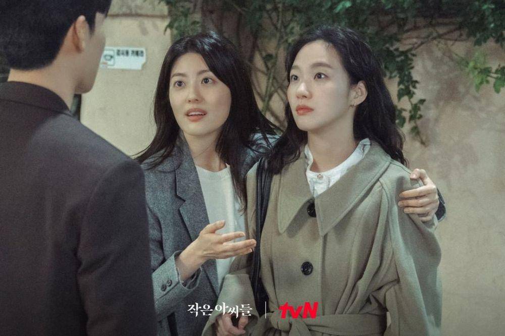 Nam Ji Hyun (Oh In Kyung) dan Kim Go Eun (Oh In Joo) di drama Korea Little Women (instagram.com/tvn_drama)