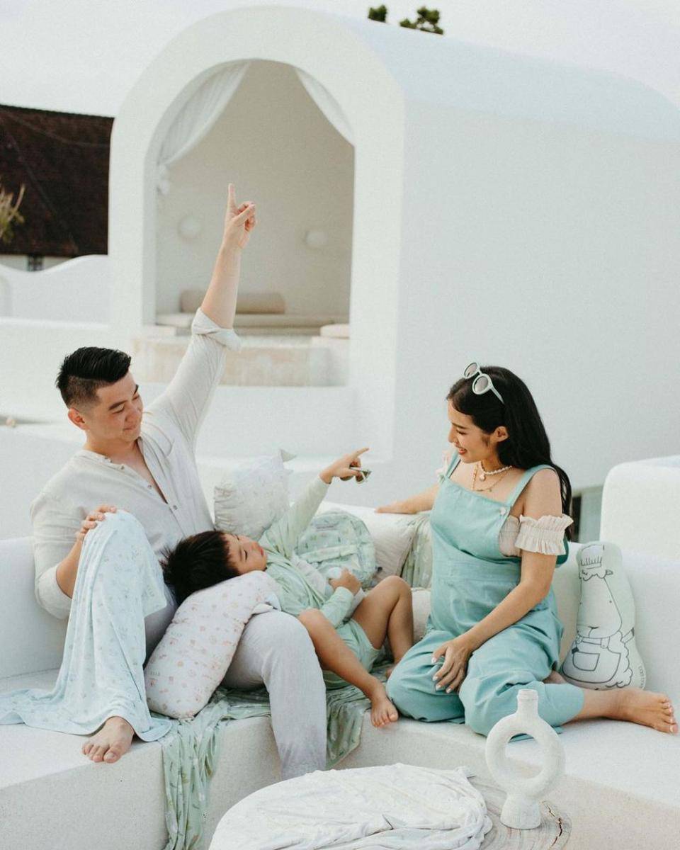 potret keluarga terbaru Chef Arnold (instagram.com/lovoto.bali)