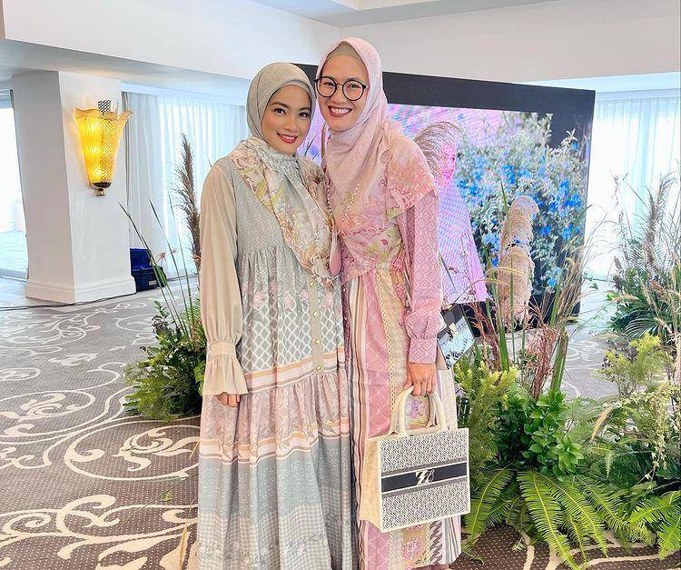 Potret tamu di acara launching kolaborasi Zaskia Sungkar dan Bella (instagram.com/titi_kamall)