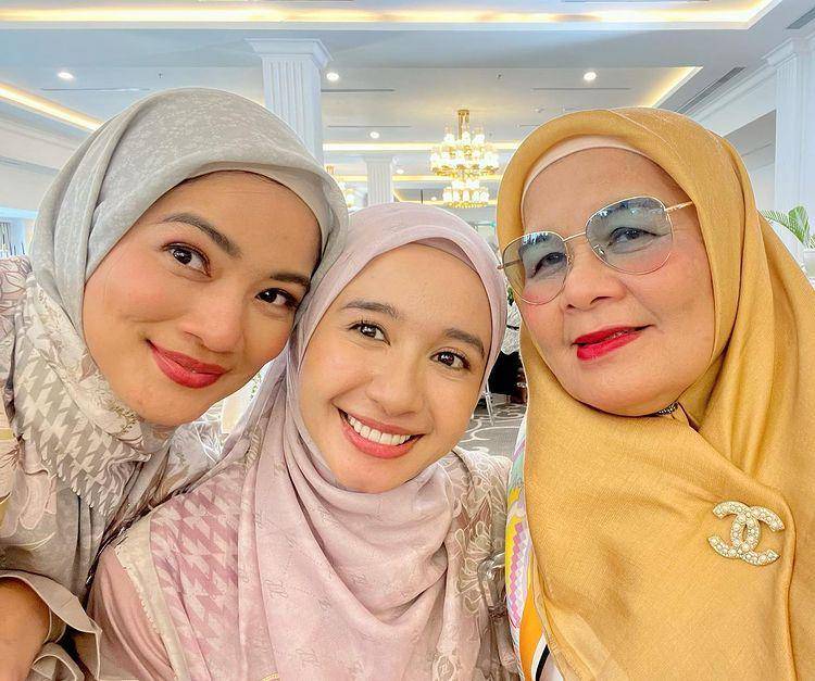 Potret tamu di acara launching kolaborasi Zaskia Sungkar dan Bella (instagram.com/titi_kamall)