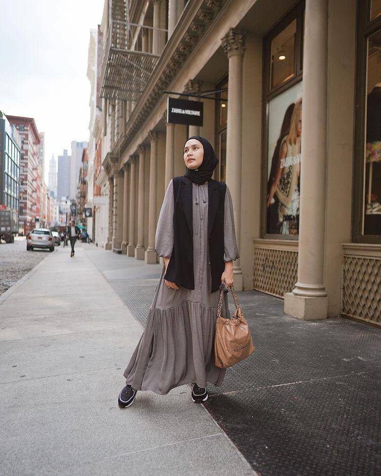 potret OOTD Dwi Handa saat liburan di New York (instagram.com/dwihandaanda)
