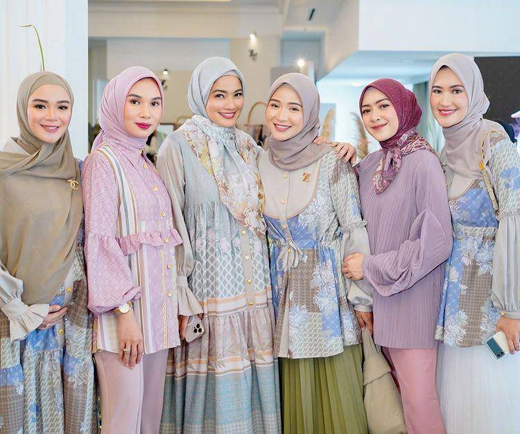 Potret tamu di acara launching kolaborasi Zaskia Sungkar dan Bella (instagram.com/titi_kamall)