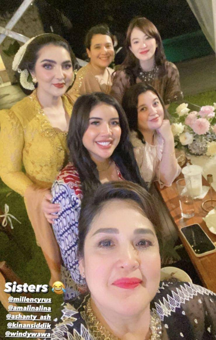 Tamu ameena (instagram.comillencyrus)