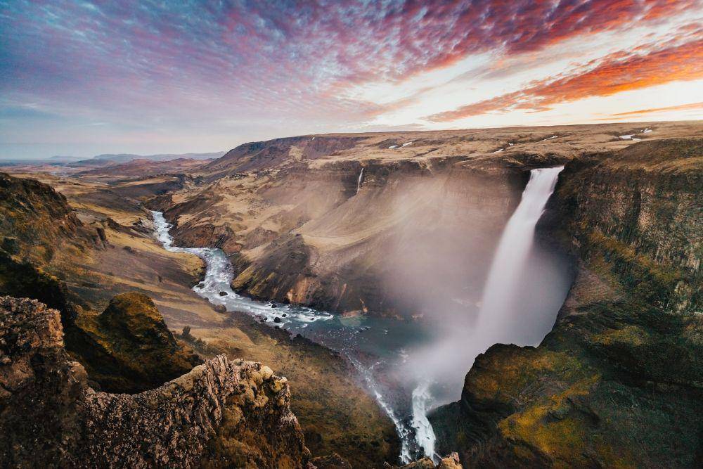 Ilustrasi air terjun Háifoss (unsplash.com/Ben Karpinski)