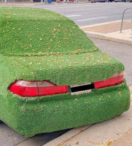 modifikasi mobil sesuka hati (twitter.com/fuckedupcars)
