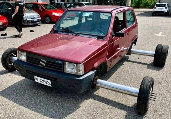 modifikasi mobil sesuka hati (twitter.com/fuckedupcars)