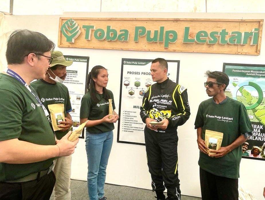 Kunjungi Booth TPL, Wagub Ijeck Puji Kopi Petani Binaan di Event APRC