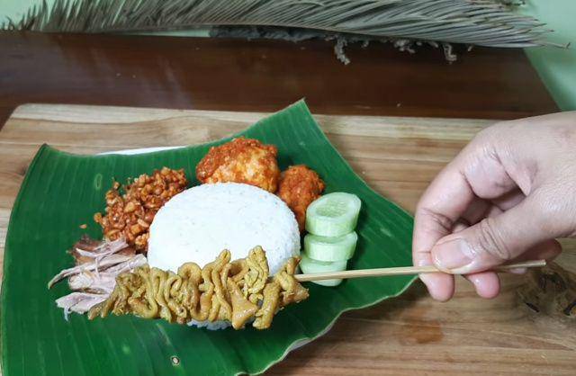 gambar resep nasi uduk yang sudah jadi (youtube.com/Ceceromed Kitchen)