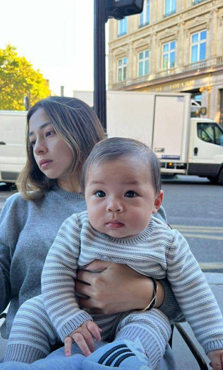 Potret Nikita dan anak saat di Paris (Instagram.com/indpriw)