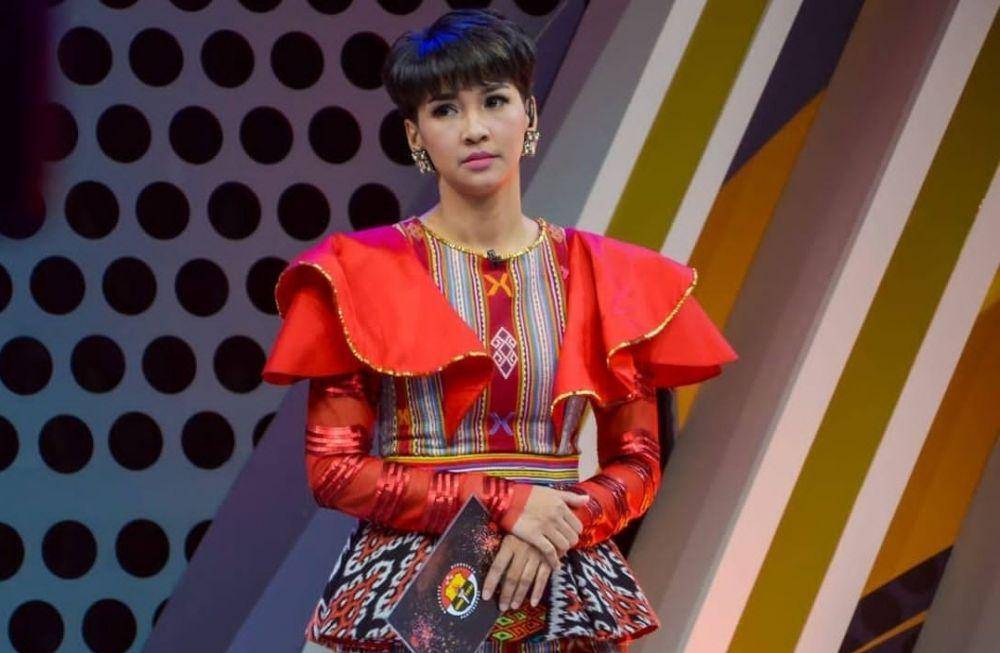 potret Kamidia Radisti saat jadi pembawa acara (instagram.com/kamidiaradisti)