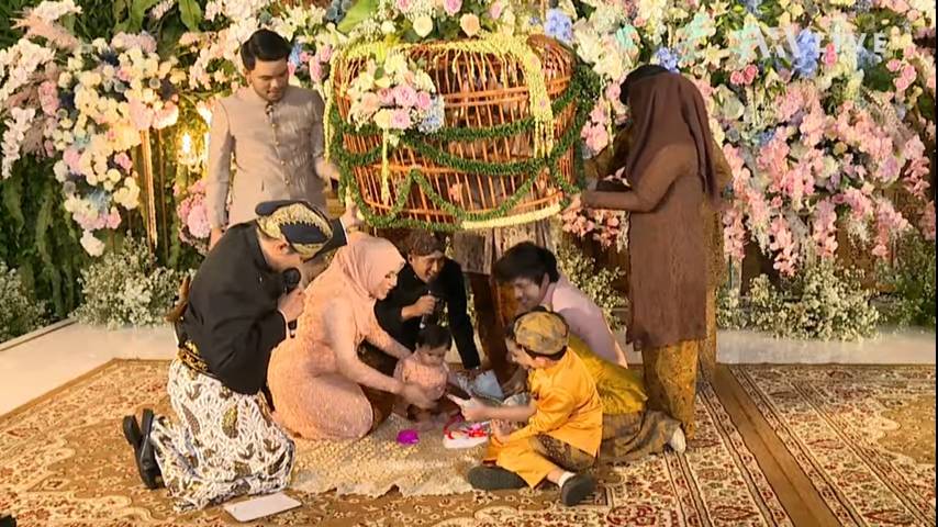 Tedak siten Ameena (Youtube.com/AH)