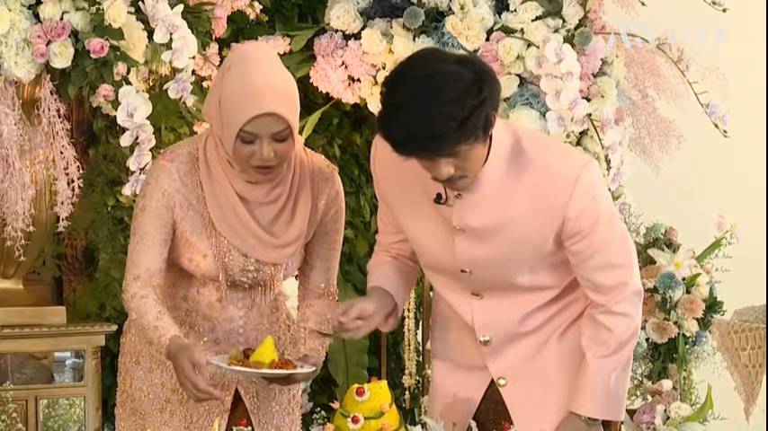 Tedak siten Ameena (Youtube.com/AH)