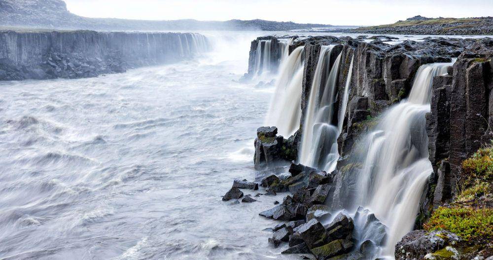 Ilustrasi air terjun Selfoss/earthtrekkers.com