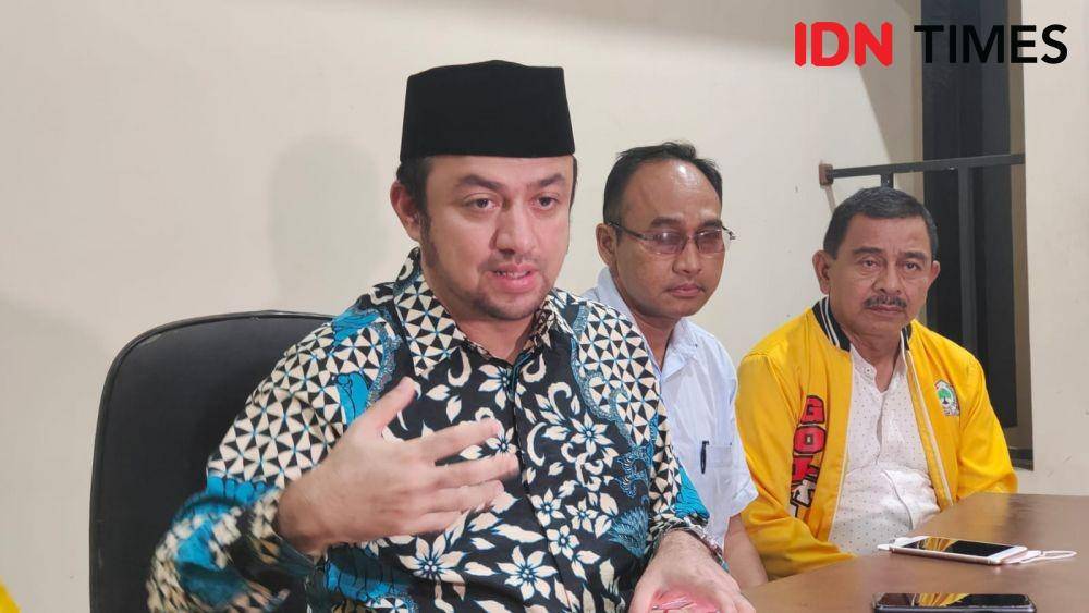 Ketua DPD Partai Golkar Kota Depok, Farabi El Fouz saat ditemui di kantor DPD Partai Golkar Kota Depok. (IDNTimes/Dicky)