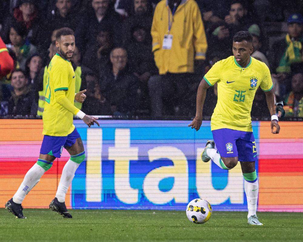 Neymar Jr dan Rodrygo bermain bersama Brasil. (twitter.com/RodrygoGoes)