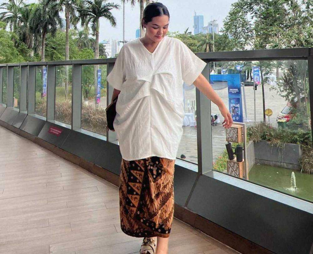 OOTD kondangan ala Jourimanzky (Instagram.com/jourimanzky)