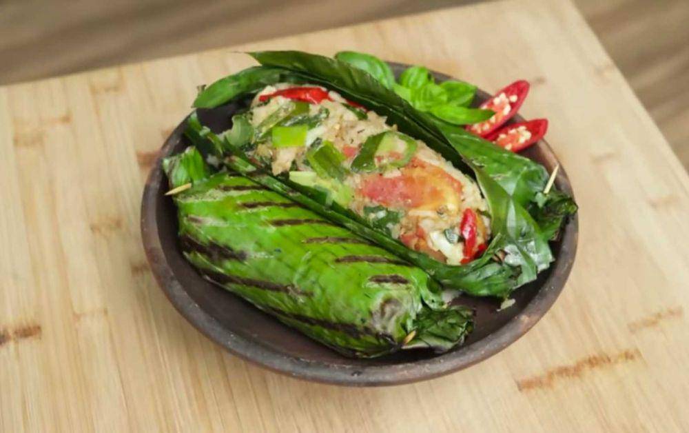 nasi bakar ayam kemangi (youtube.com/Devina Hermawan)