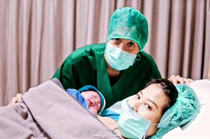 potret Zellika melahirkan anak kedua (instagram.com/ghea.dsyawal)