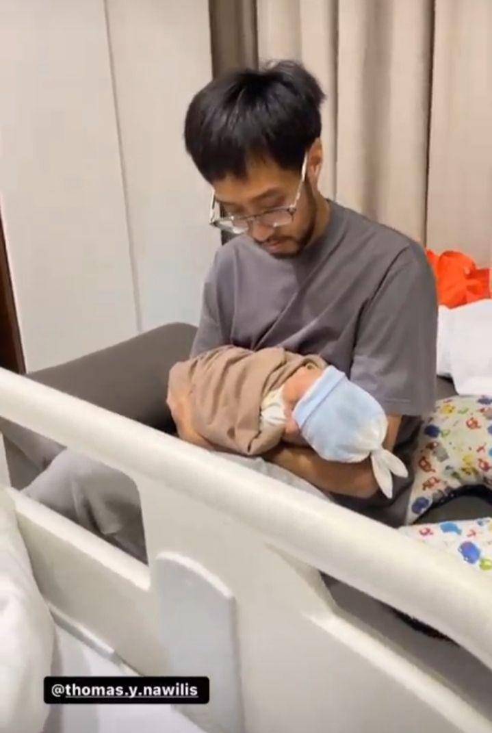 potret Zellika melahirkan anak kedua (instagram.com/zellikaze)