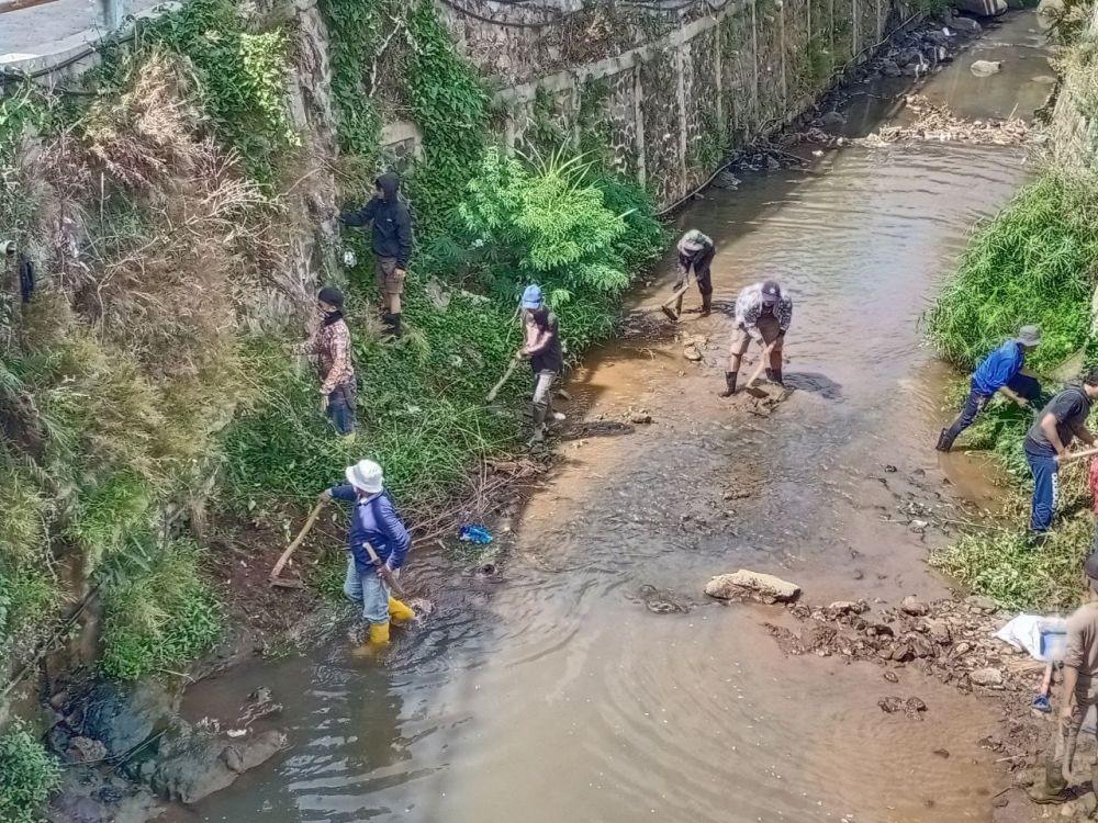 Bebersih Sungai, Cara Pemkot Bandung Minimalisir Dampak Inflasi