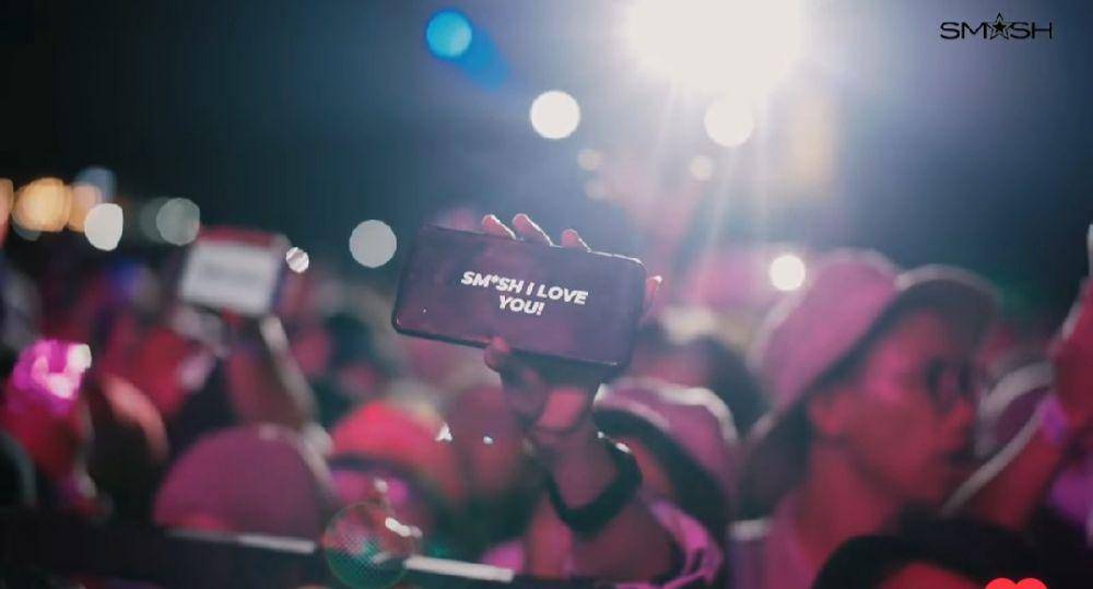 keseruan boyband SMASH saat manggung (instagram.com/smash_ina)