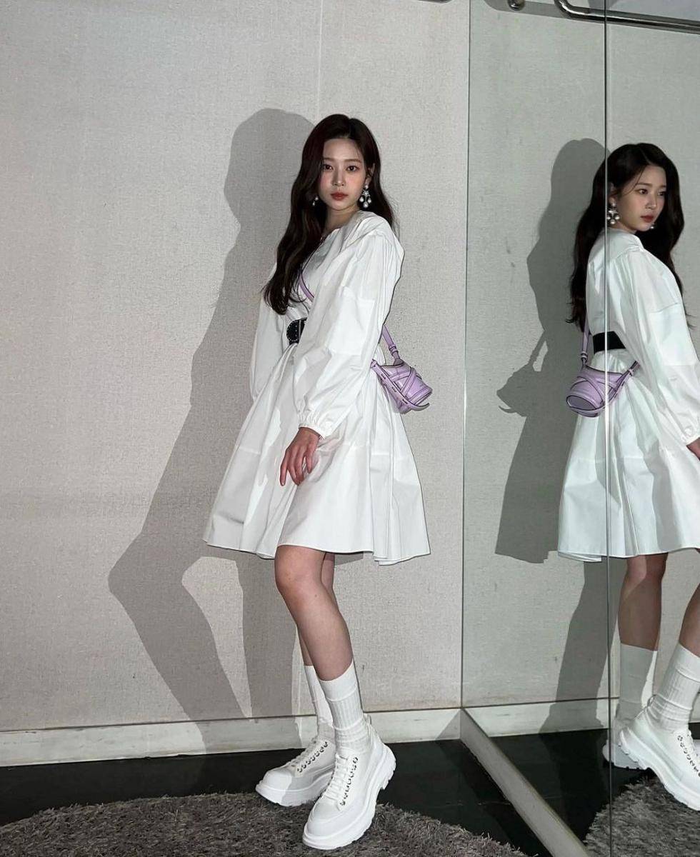 Kim Minju (instagram.com/minn.__.ju)