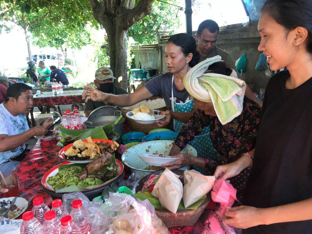 Lawar sapi Odah Jaran. (dok. pribadi/Ari Budiadnyana)
