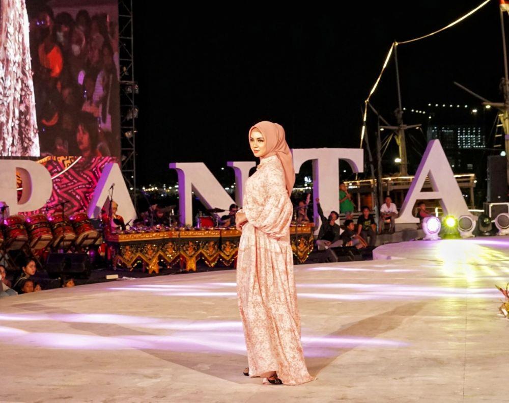 Donna Prive Menginspirasi Lewat Produk Busana Lokal