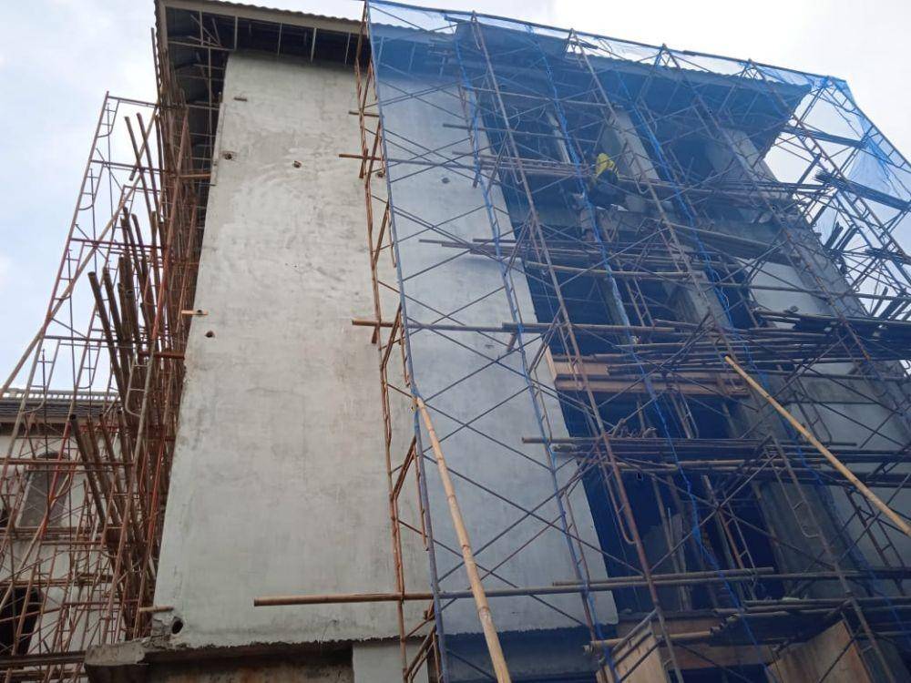 Proses pembangunan proyek gedung di Jalan Gayam Yogyakarta yang diperiksa oleh KPK, Senin (26/9/2022)/Jogja Corruption Watch