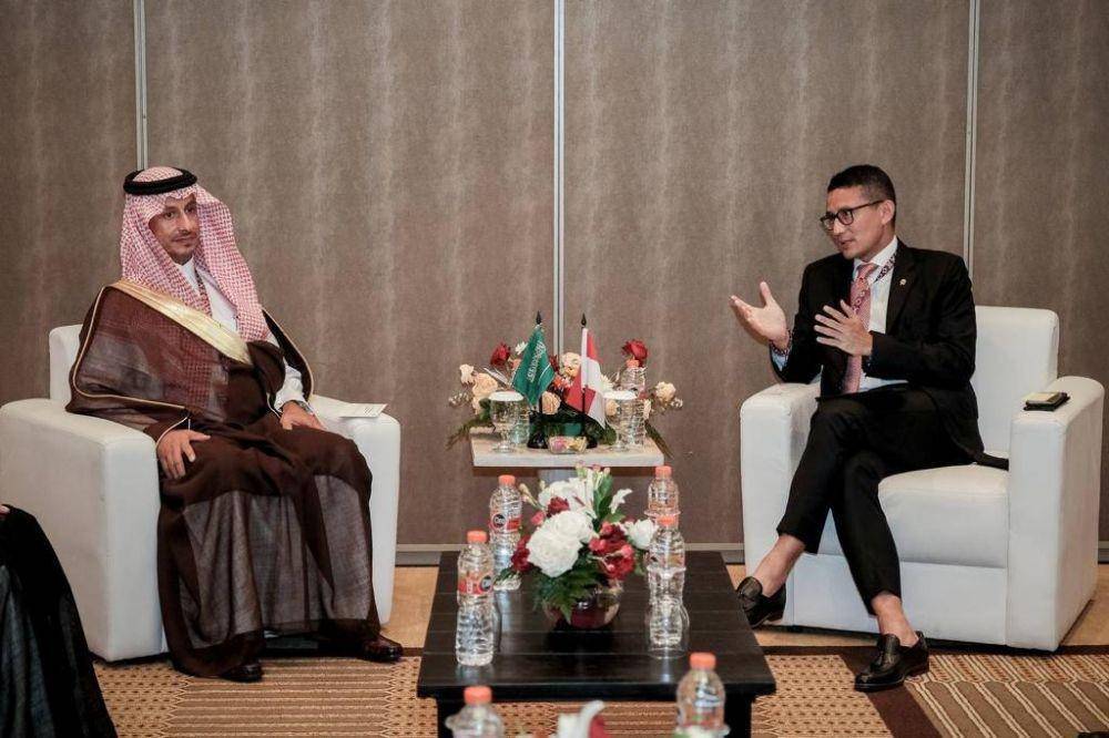 Menteri Pariwisata dan Ekonomi Kreatif (Menparekraf), Sandiaga Salahuddin Uno bertemu dengan Menteri Pariwisata, Kerajaan Arab Saudi (KSA) Ahmed Aqeel AlKhateeb di Bali, Senin (26/9/2022). (dok. Kemenparekraf)