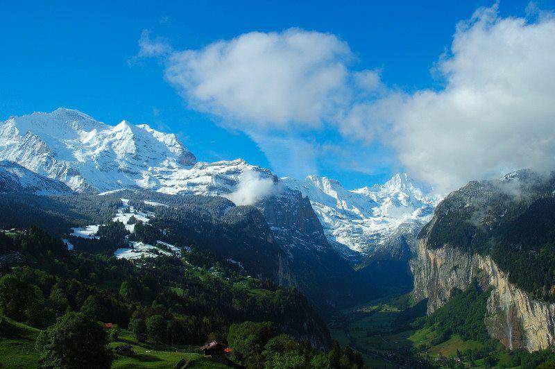 Lauterbrunnental Valley (facebook.com/theworldlandscapes)