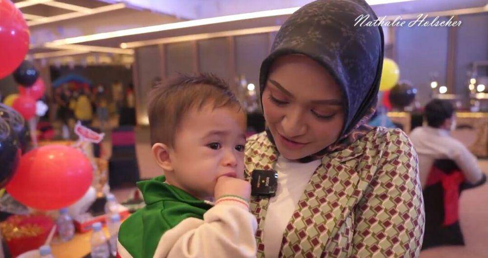 Nathalie Holscher dan Adzam di ulang tahun Air Rumi (youtube.com/NATHALIE HOLSCHER)