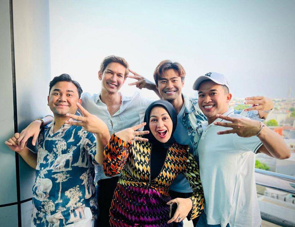 Shanty Denny dan rekan (instagram.com/shantydenny)