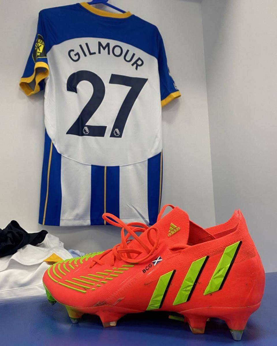 jersey Billy Gilmour di Brighton (twitter.com/OfficialBHAFC)