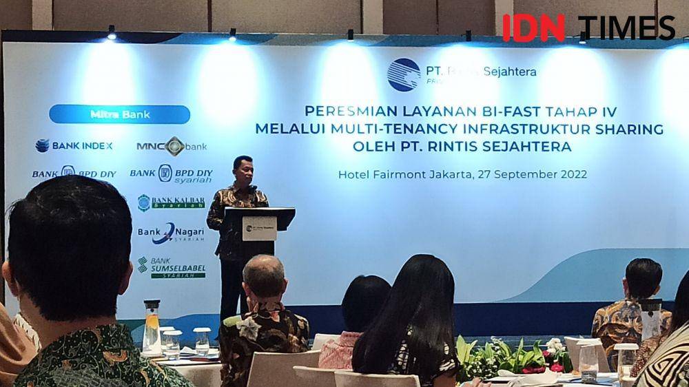 Direktur Utama BPD DIY, Santoso Rohmad dalam Peresmian Layanan BI-FAST Tahap IV Melalui Multi-Tenancy Infrastruktur Sharing PT Rintis Sejahtera di Jakarta, Selasa (27/9/2022). (IDN Times/Kamila Sayara Avicena)