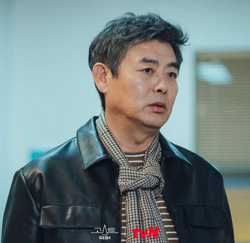 Sung Dong Il di drama Ghost Doctor (instagram.com/tvn_drama)