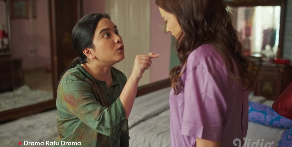 cuplikan adegan Enzy Storia dalam series 'Drama Ratu Drama' (youtube.com/Vidio)