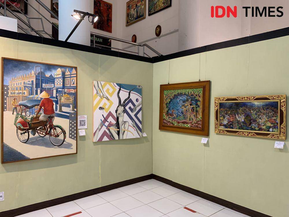 Pameran Seni Rupa Pekan Kebudayaan Daerah Lampung 2022. (IDN Times/Rohmah Mustaurida).