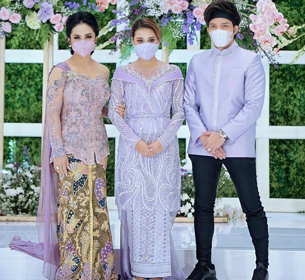 Krisdayanti di berbagai acara Aurel (Instagram.com/krisdayantilemos)