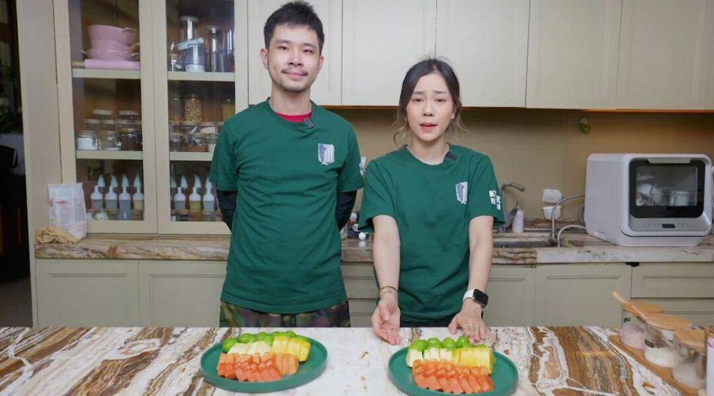 Jessica Jane dan Justin bikin floating breakfast di rumah (youtube.com/Jessica Jane)