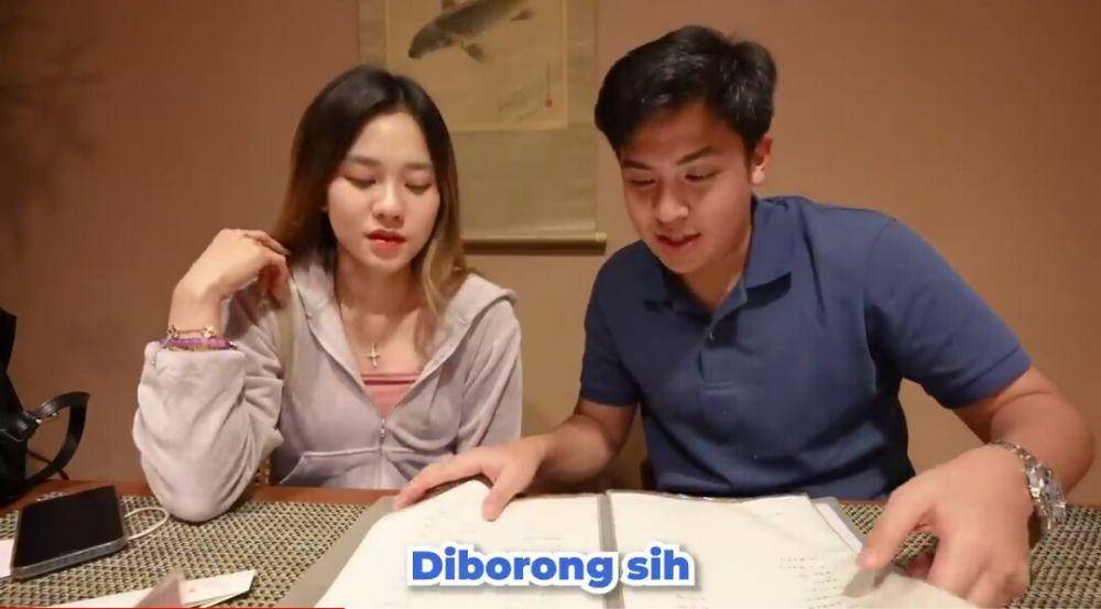 Jerome dan Jessica Jane mukbang makanan Jepang. (youtube.com/Nihongo Mantappu)