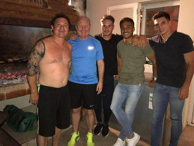 Alexis Mac Allister (tengah) bersama keluarga. (instagram.com/alemacallister)
