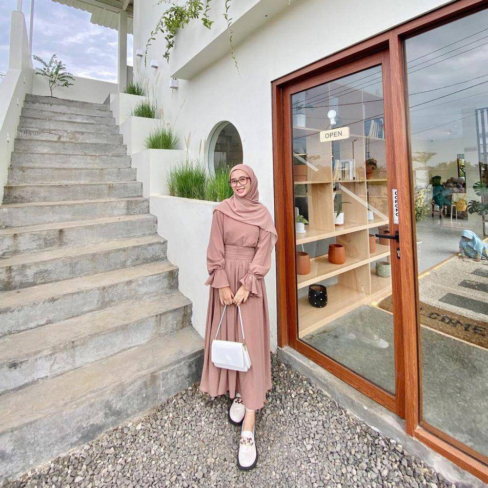 OOTD dress ala Ayu Fuziyanti (instagram.com/ayufuziyantii)