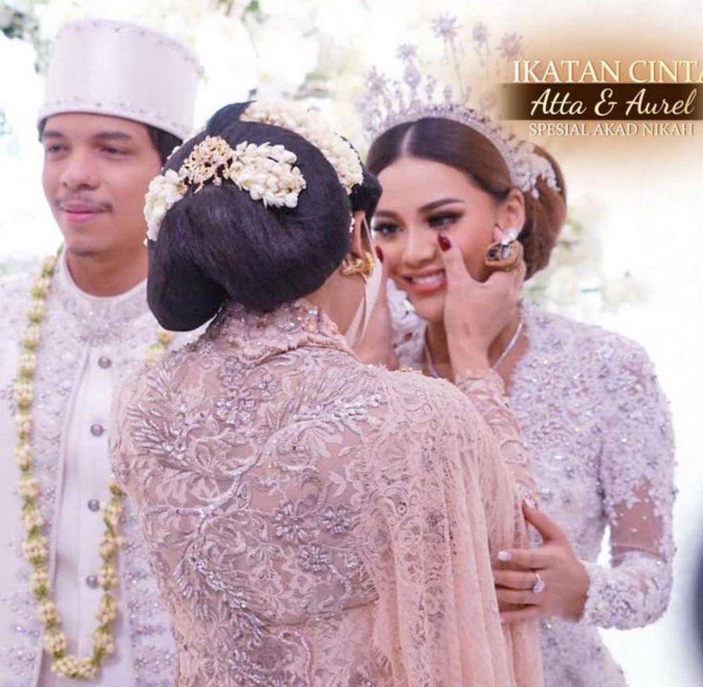 Krisdayanti di berbagai acara Aurel (Instagram.com/krisdayantilemos)