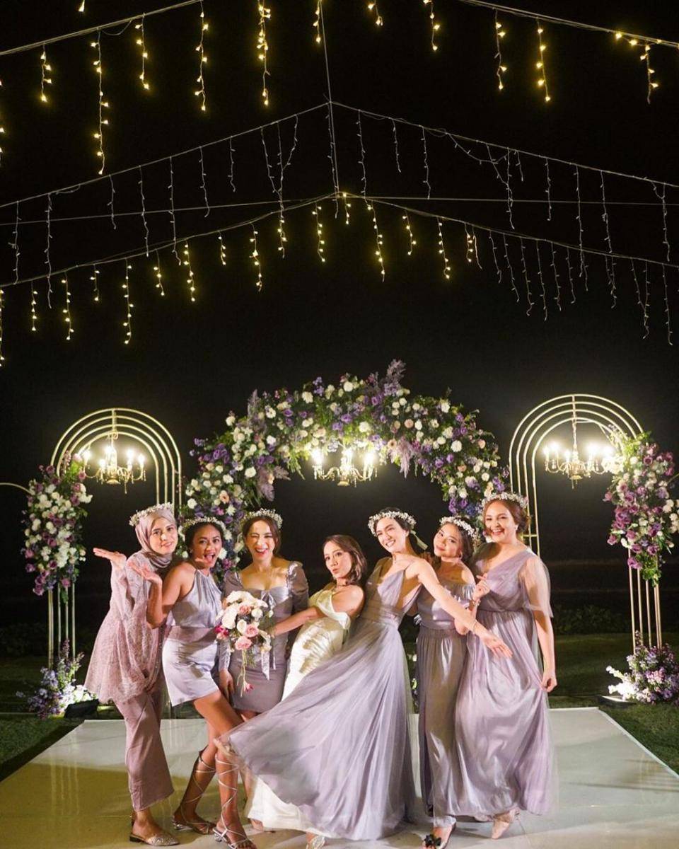 potret Shandy Aulia di pernikahan sahabat (instagram.com/shandyaulia)