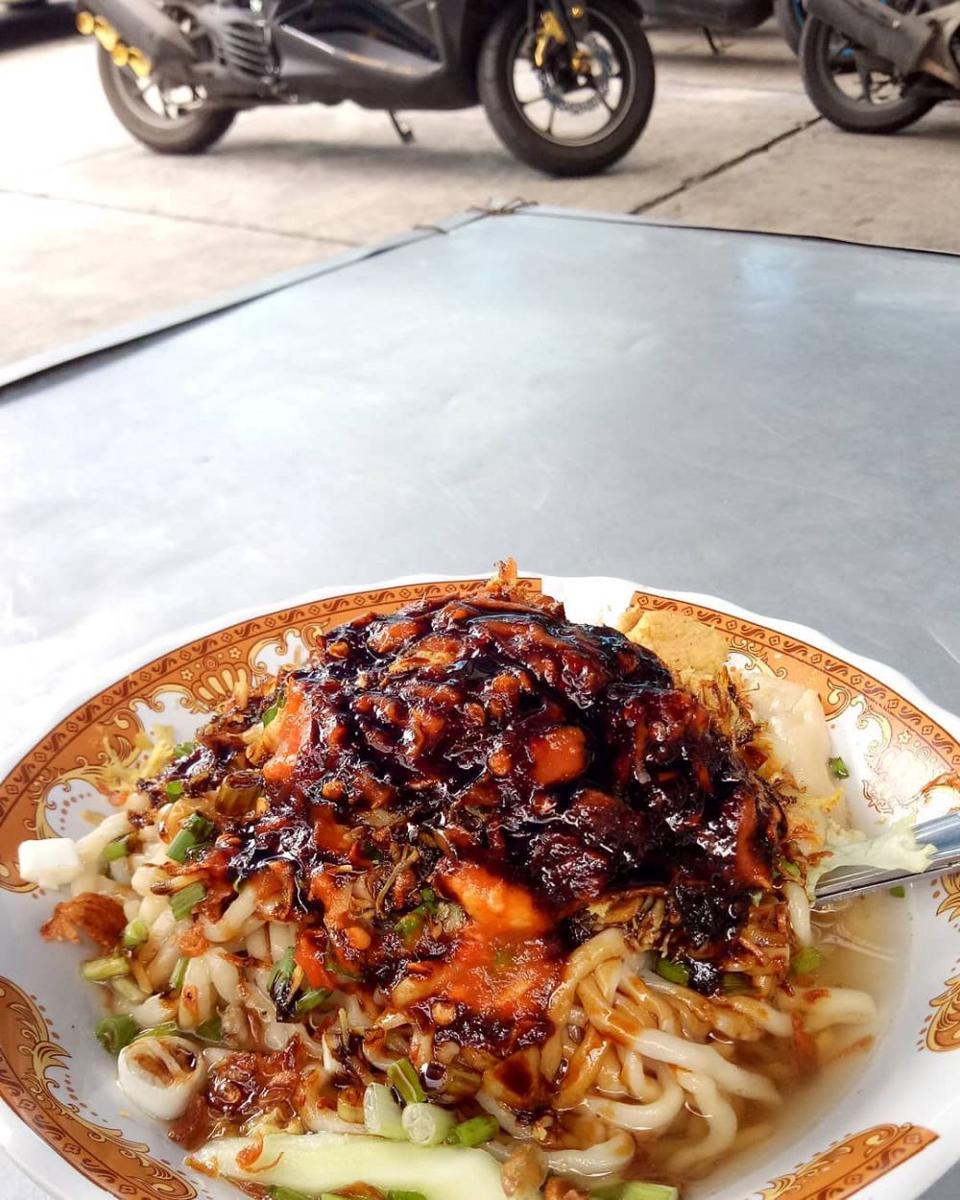 Mie Ronggolawe. (instagram.com/pangsitronggolawe)