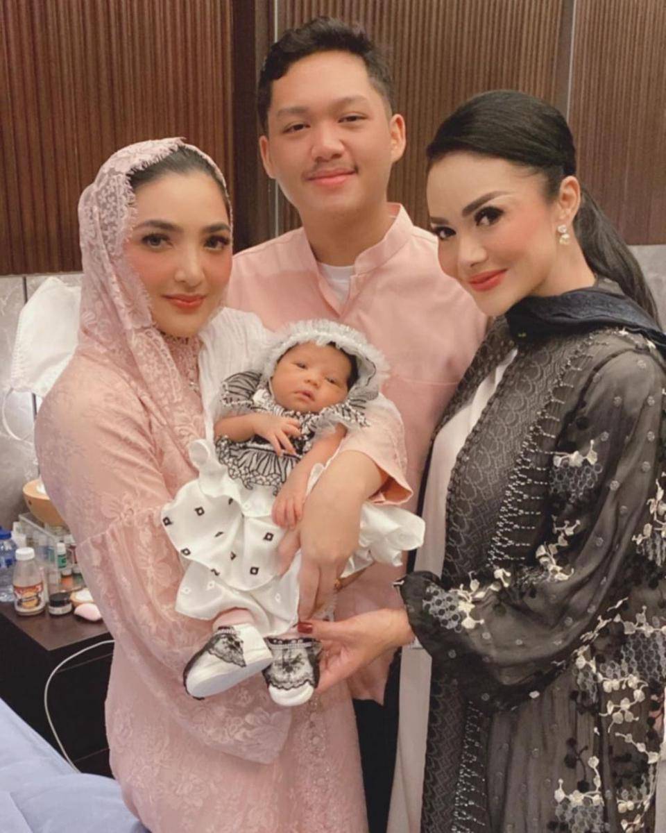 Krisdayanti di berbagai acara Aurel (Instagram.com/krisdayantilemos)