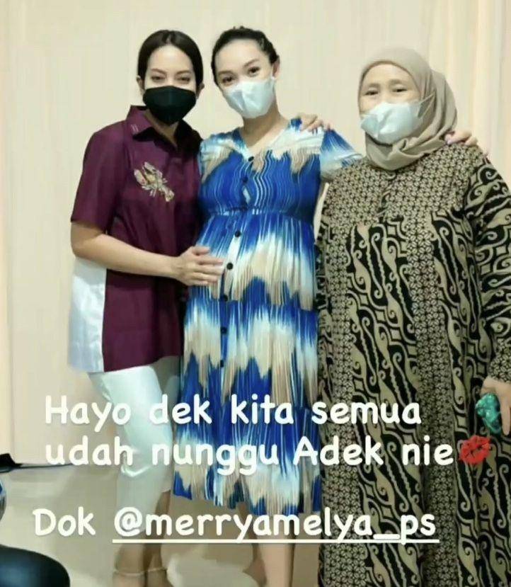 Zaskia Gotik melahirkan anak kedua (instagram.com/zaskia_gotix)