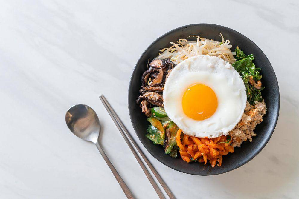 bibimbap (vecteezy.com/top_ntp777396)