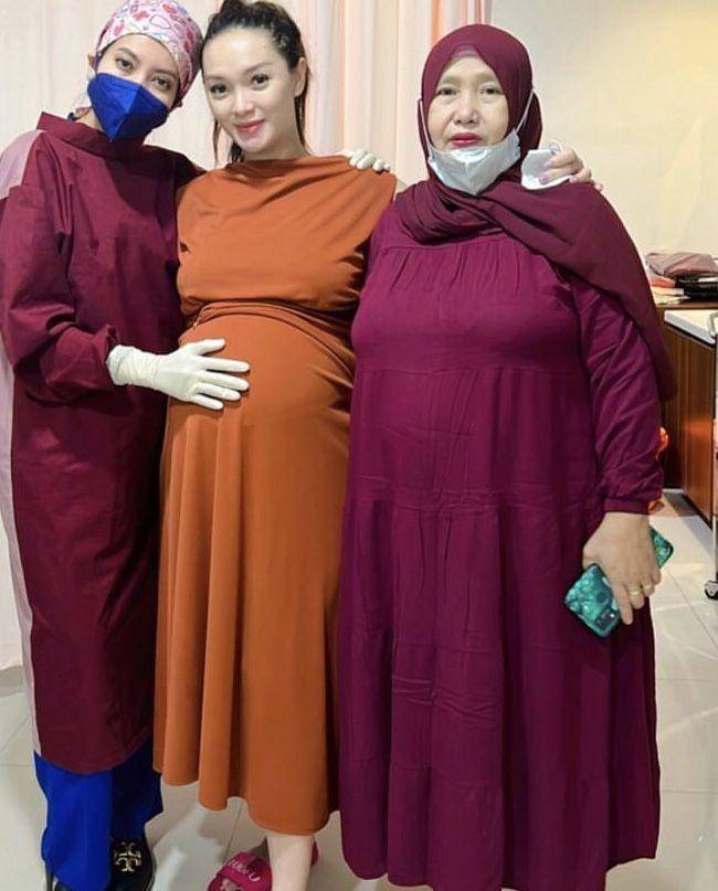 Zaskia Gotik melahirkan anak kedua (instagram.com/zaskia_gotix)